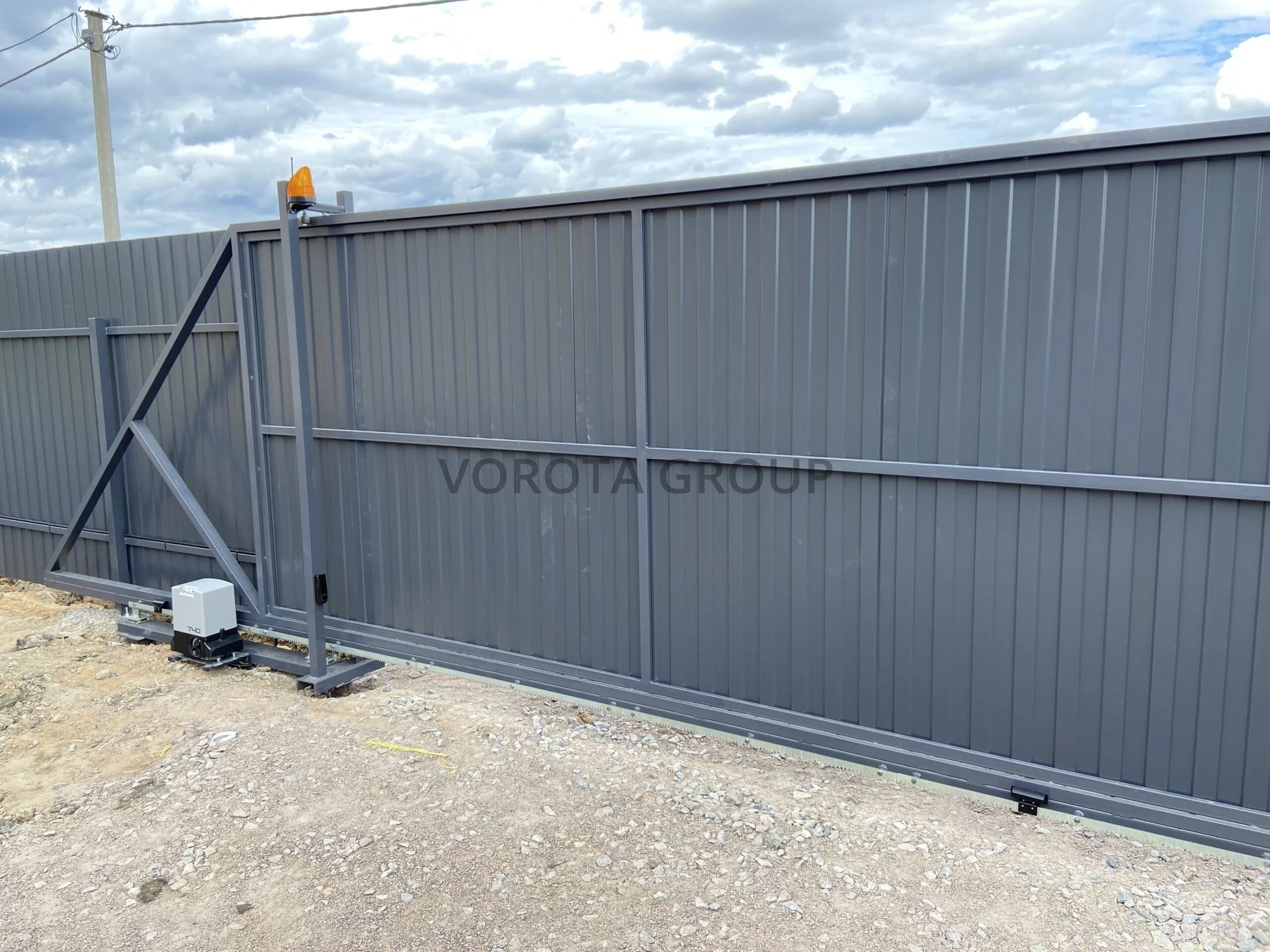 Откатные ворота Alutech серые 2000x5000